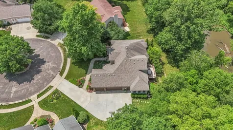 1516 River Bluff Drive Mahomet IL 61853