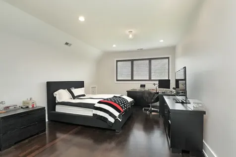 1630 Ridge Road Highland Park IL 60035