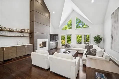 1630 Ridge Road Highland Park IL 60035
