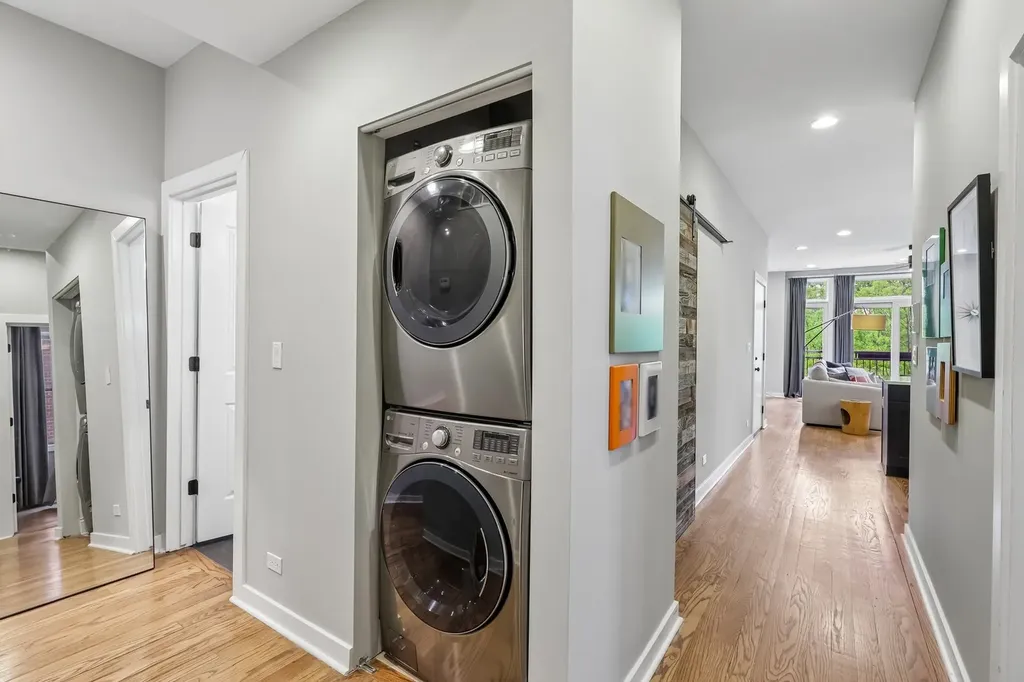 2319 North Leavitt Street Chicago IL 60647