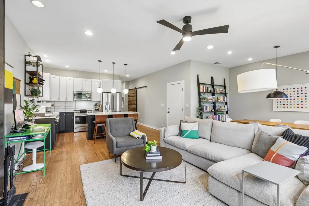 2319 North Leavitt Street Chicago IL 60647