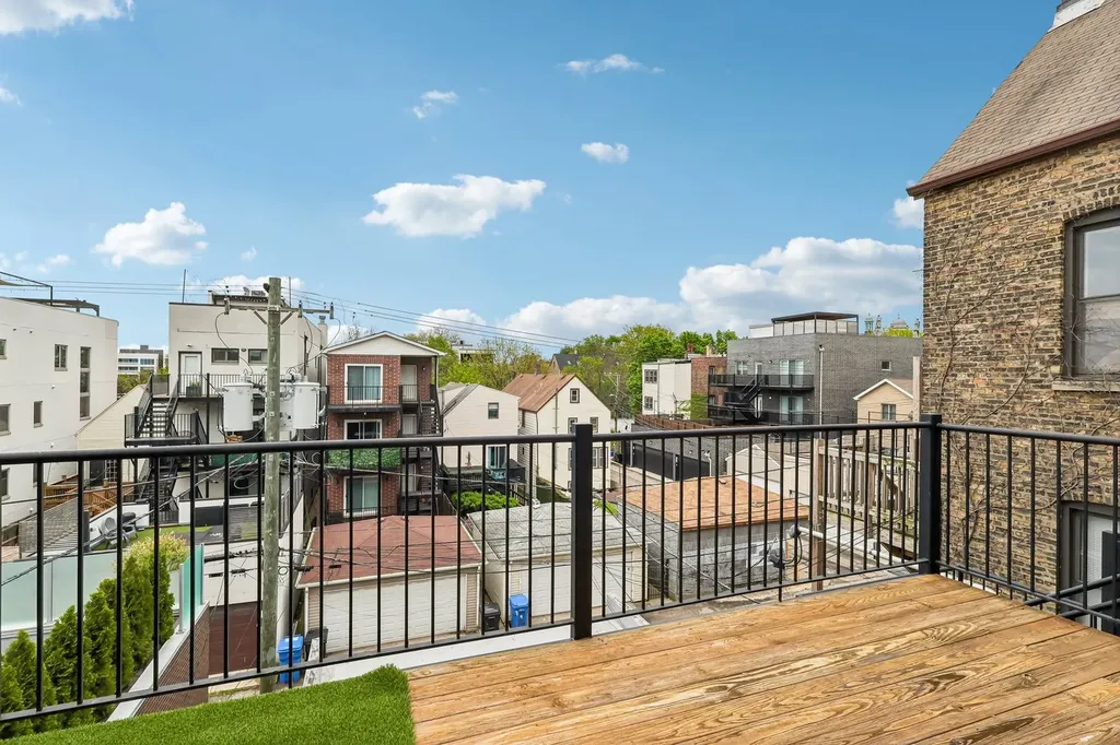 2319 North Leavitt Street Chicago IL 60647