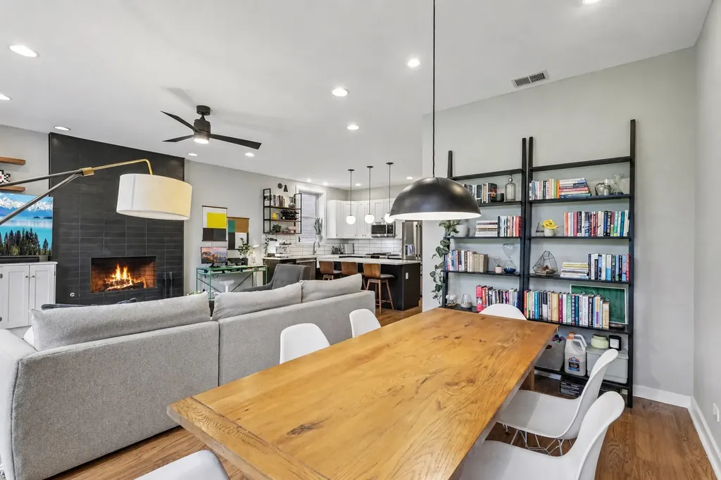 2319 North Leavitt Street Chicago IL 60647
