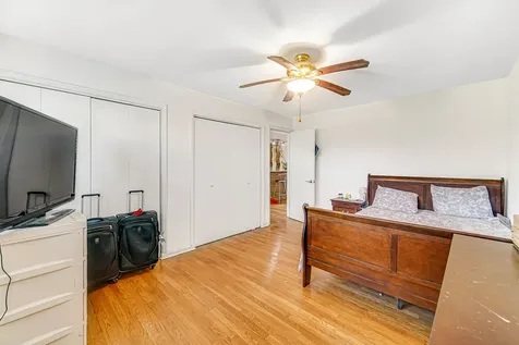 9351 Ladybird Lane Des Plaines IL 60016
