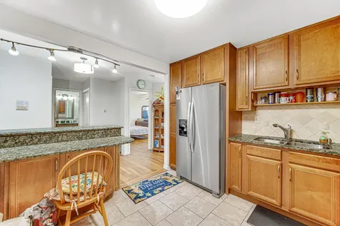 9351 Ladybird Lane Des Plaines IL 60016