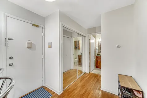 9351 Ladybird Lane Des Plaines IL 60016