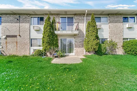 9351 Ladybird Lane Des Plaines IL 60016
