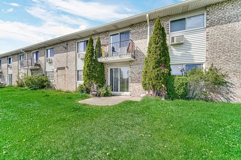 9351 Ladybird Lane Des Plaines IL 60016