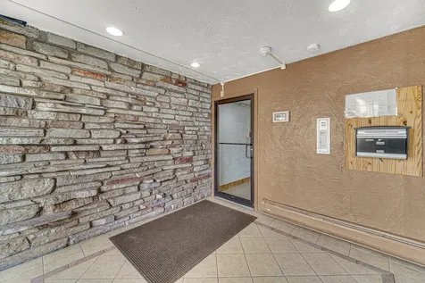 9351 Ladybird Lane Des Plaines IL 60016