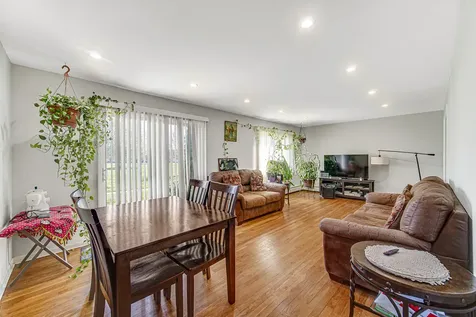 9351 Ladybird Lane Des Plaines IL 60016