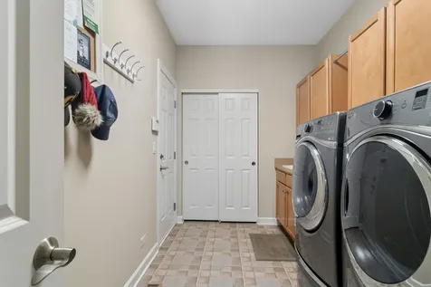 2421 Stonybrook Street Wauconda IL 60084