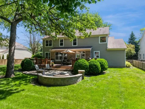 2421 Stonybrook Street Wauconda IL 60084