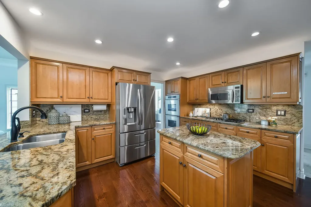 103 Hawkins Circle Wheaton IL 60189