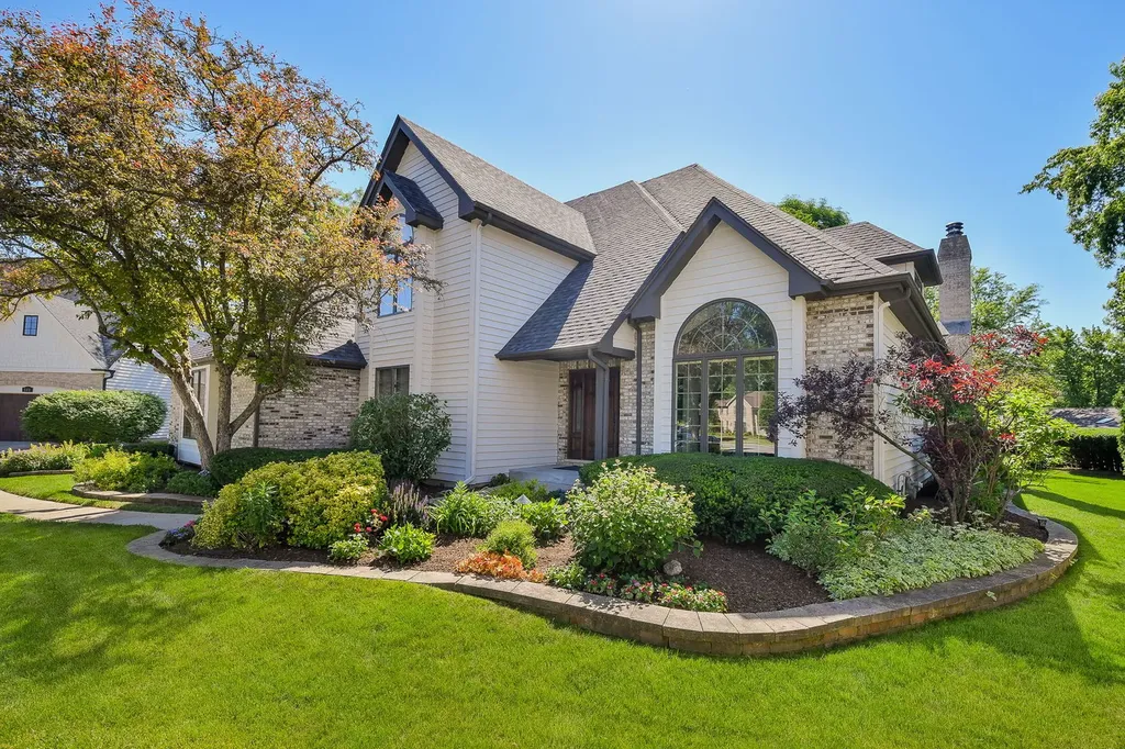 103 Hawkins Circle Wheaton IL 60189