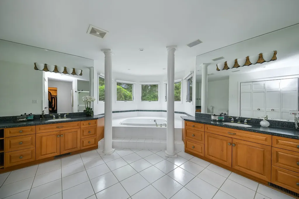 103 Hawkins Circle Wheaton IL 60189