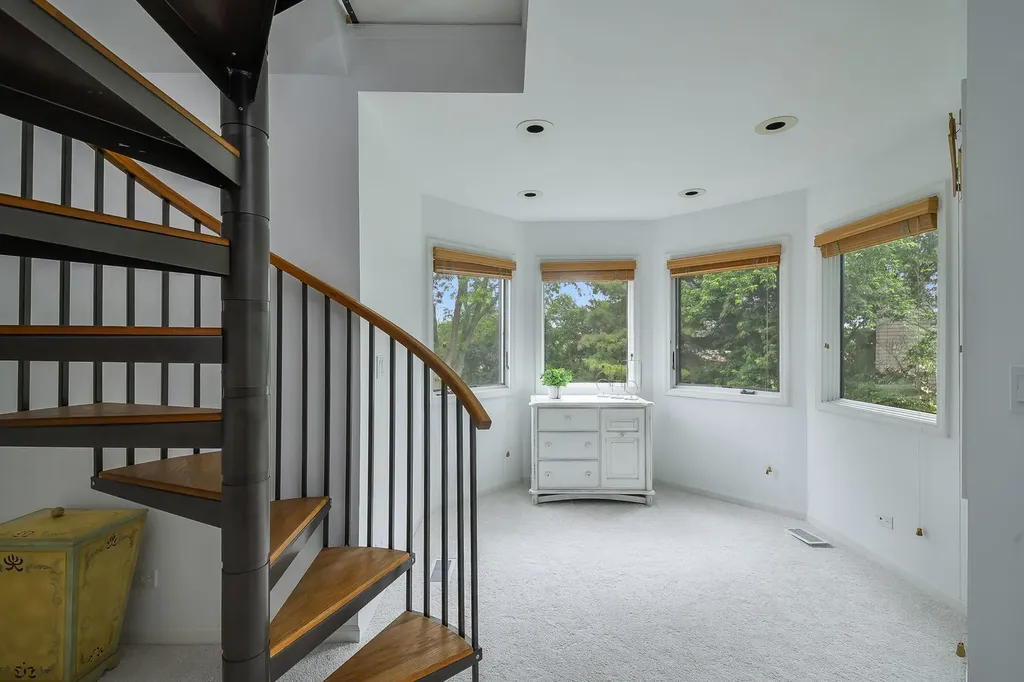 103 Hawkins Circle Wheaton IL 60189