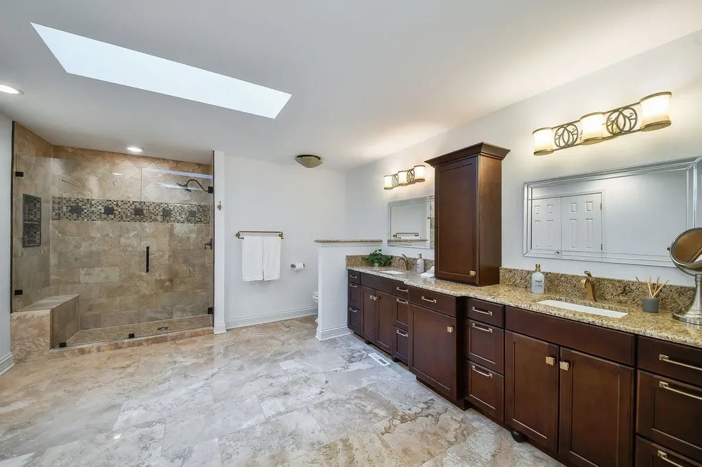 103 Hawkins Circle Wheaton IL 60189