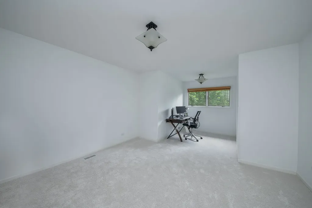 103 Hawkins Circle Wheaton IL 60189
