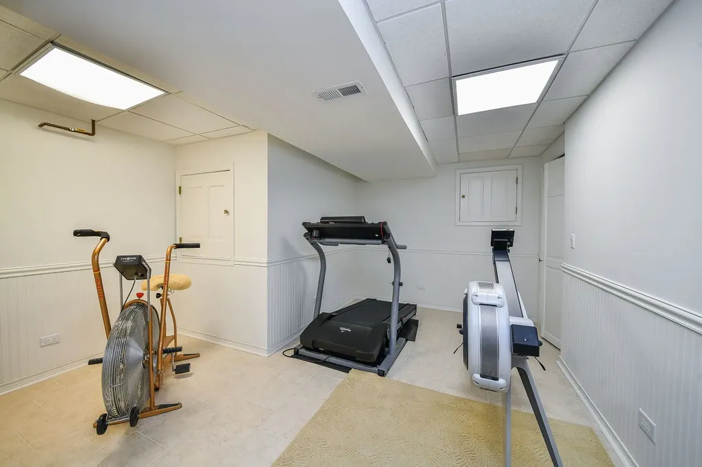 103 Hawkins Circle Wheaton IL 60189