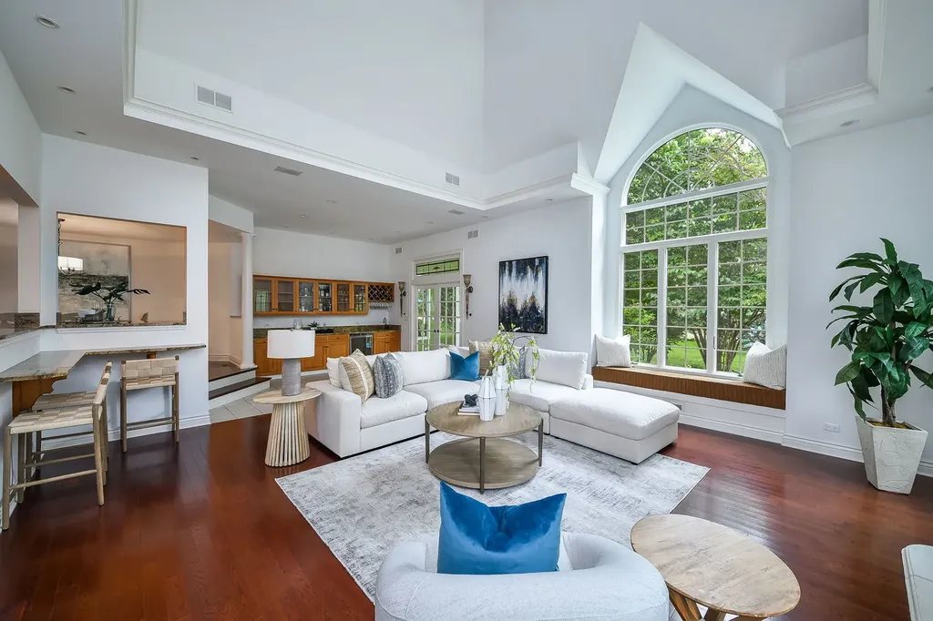 103 Hawkins Circle Wheaton IL 60189