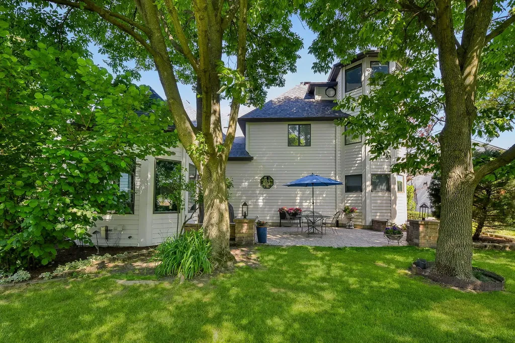 103 Hawkins Circle Wheaton IL 60189