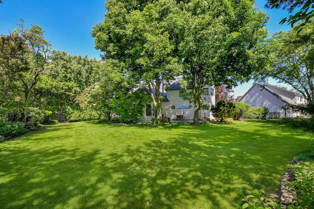 103 Hawkins Circle Wheaton IL 60189