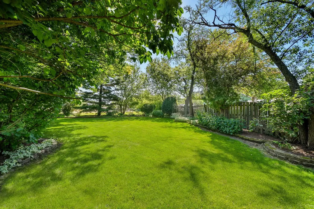 103 Hawkins Circle Wheaton IL 60189