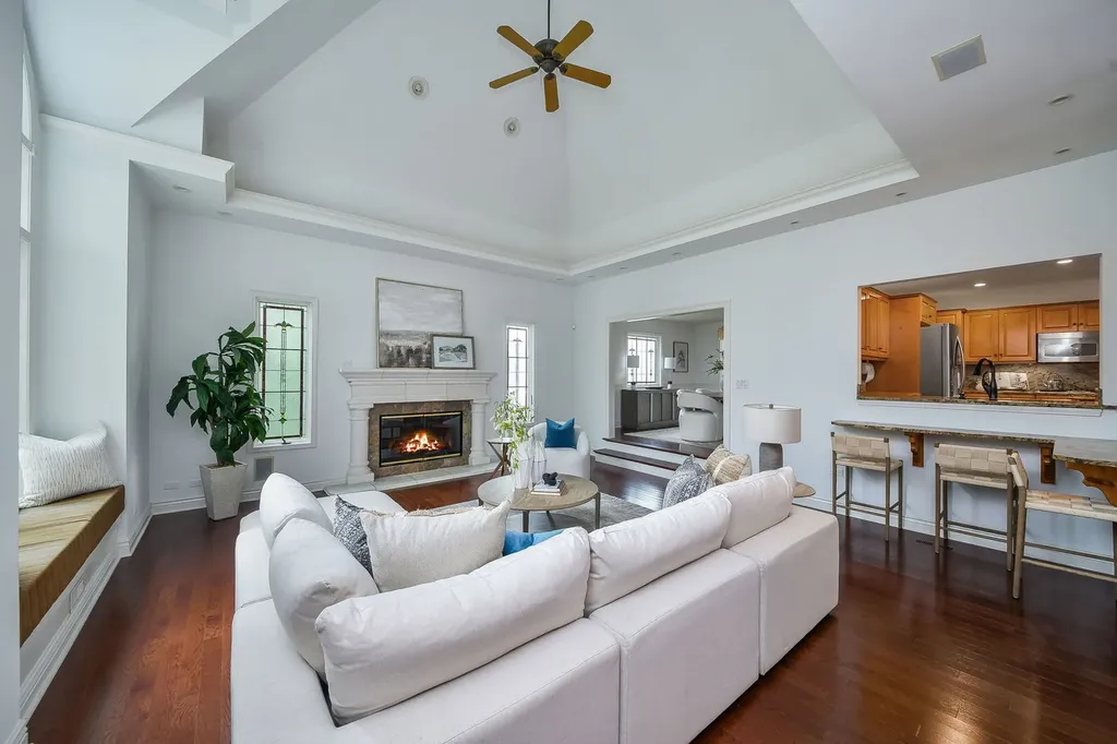103 Hawkins Circle Wheaton IL 60189