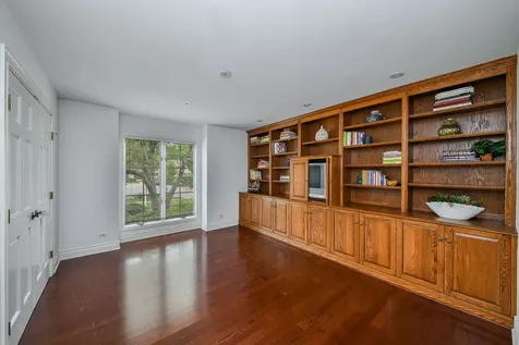103 Hawkins Circle Wheaton IL 60189