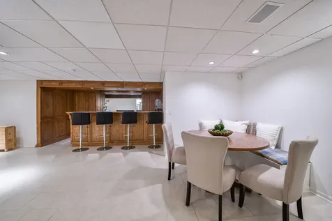 103 Hawkins Circle Wheaton IL 60189
