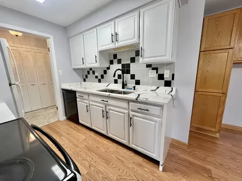 9800 South Karlov Avenue Oak Lawn IL 60453