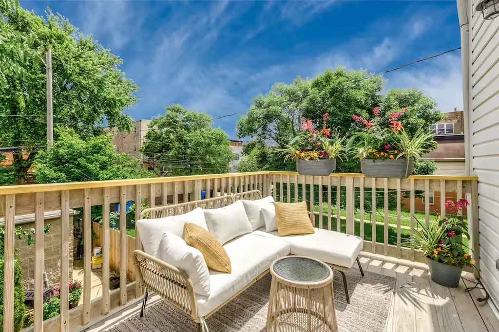 1449 North Fairfield Street Chicago IL 60622