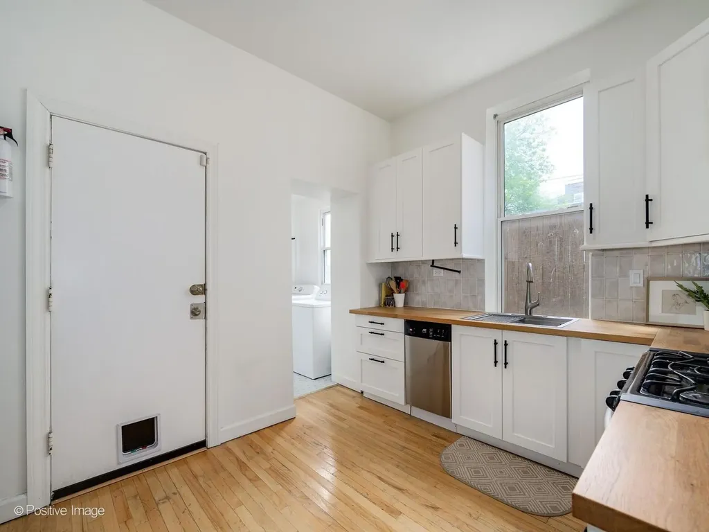 1449 North Fairfield Street Chicago IL 60622