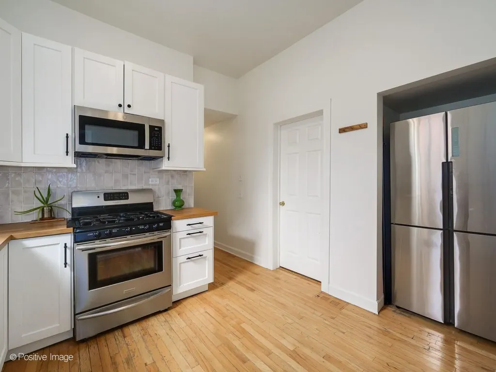 1449 North Fairfield Street Chicago IL 60622