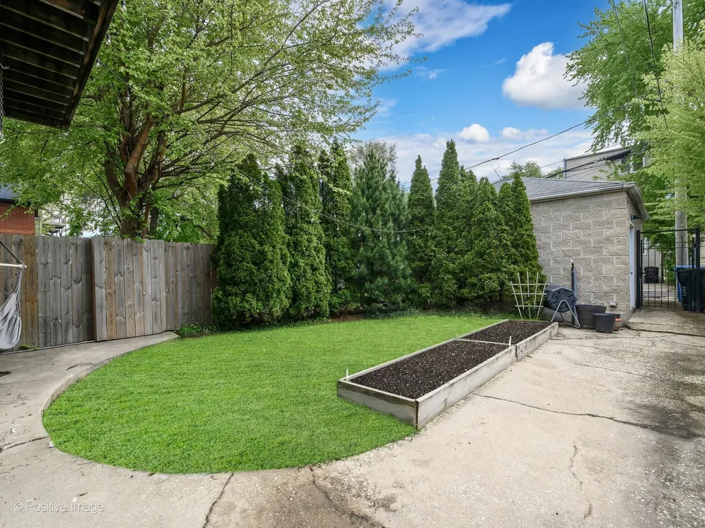 1449 North Fairfield Street Chicago IL 60622