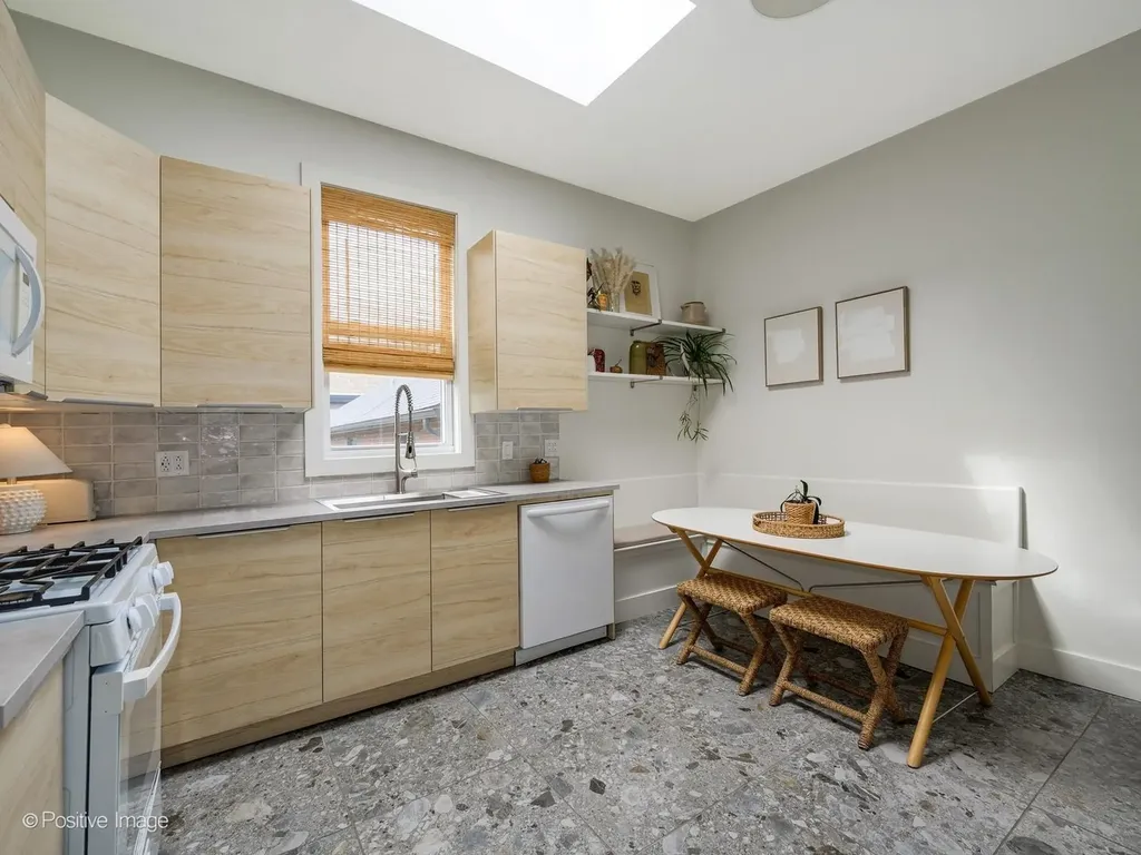 1449 North Fairfield Street Chicago IL 60622