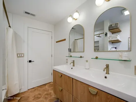 1449 North Fairfield Street Chicago IL 60622
