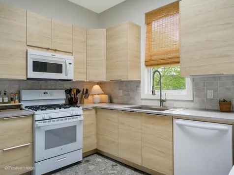 1449 North Fairfield Street Chicago IL 60622