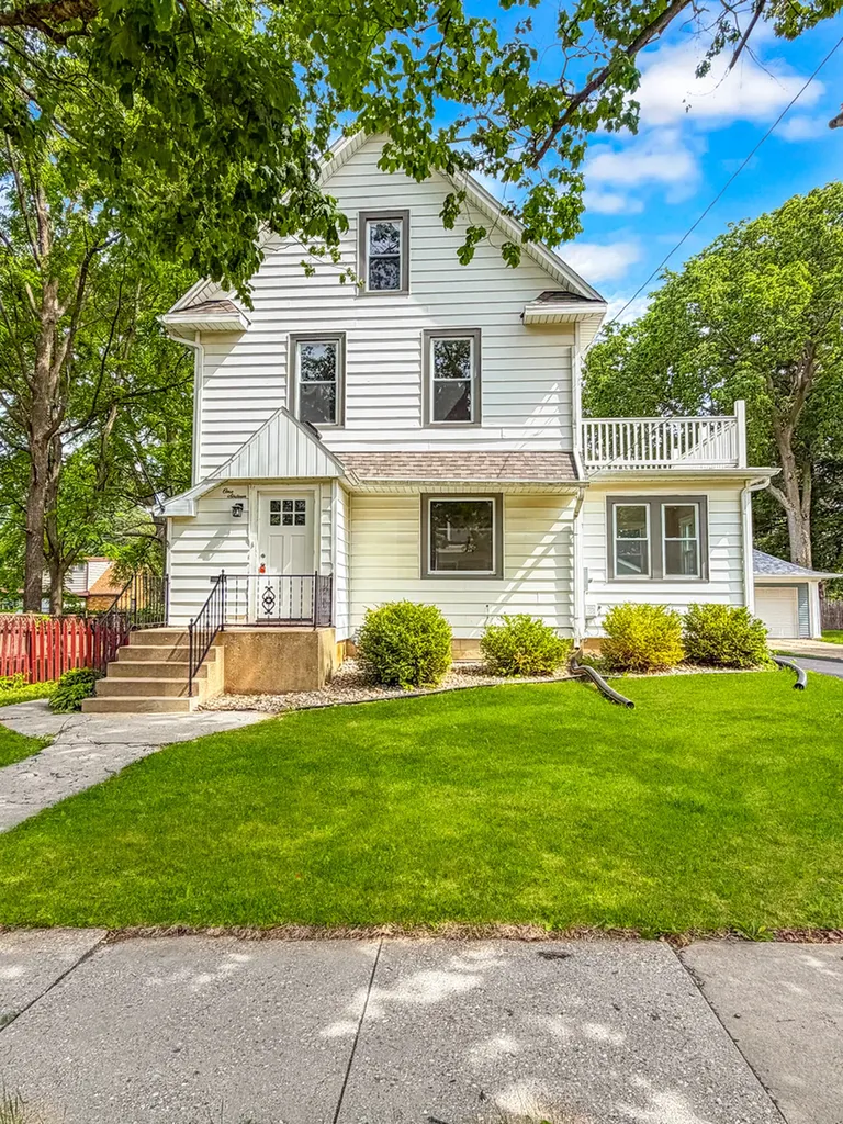 116 East Fuller Street Freeport IL 61032