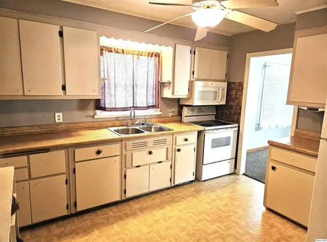 1212 South 22nd Street Quincy IL 62301