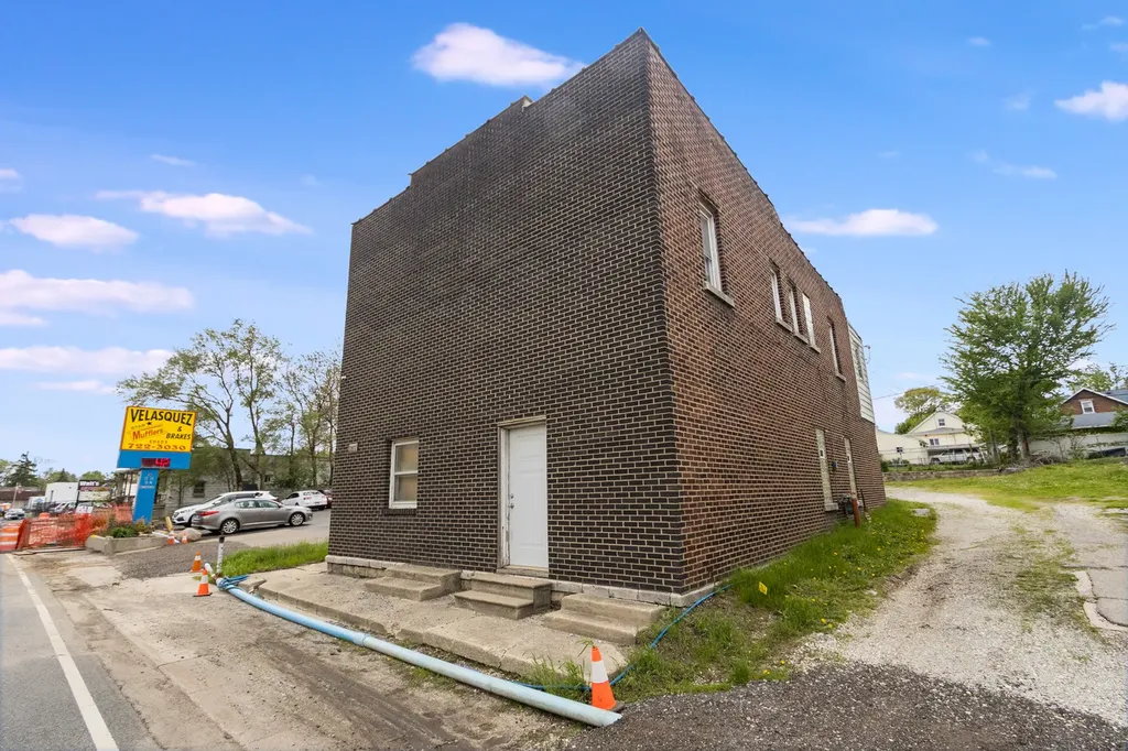 1917 North Broadway Street Crest Hill IL 60403