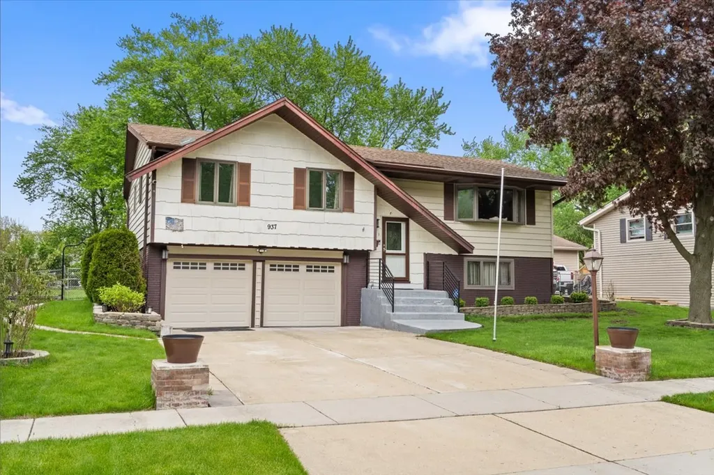 937 Cornell Lane Schaumburg IL 60193