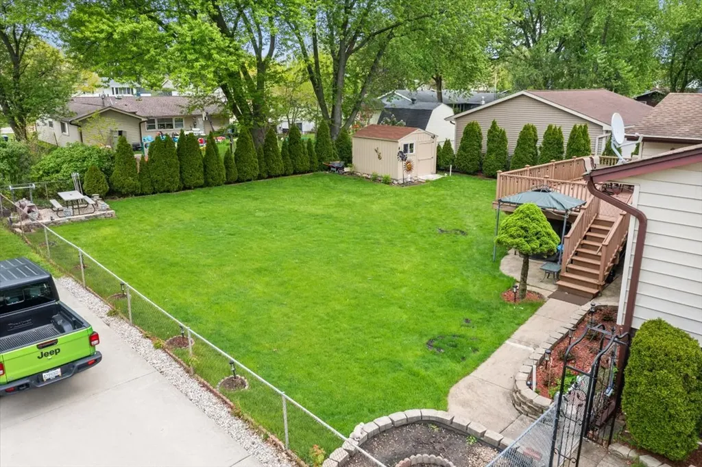 937 Cornell Lane Schaumburg IL 60193