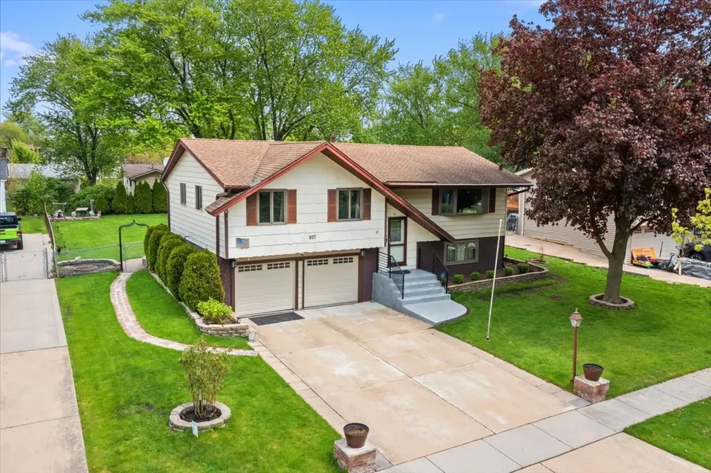 937 Cornell Lane Schaumburg IL 60193