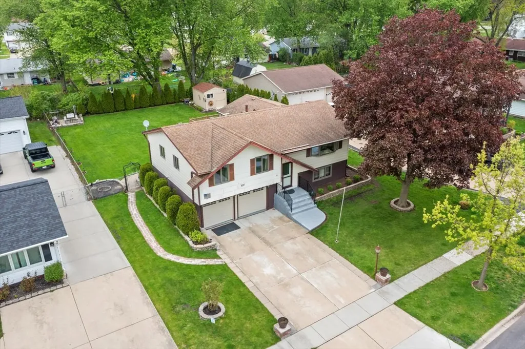 937 Cornell Lane Schaumburg IL 60193