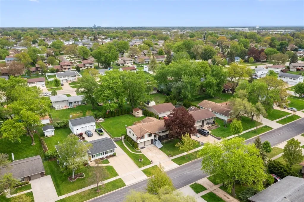 937 Cornell Lane Schaumburg IL 60193