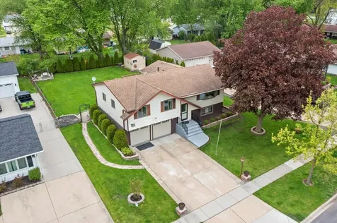 937 Cornell Lane Schaumburg IL 60193