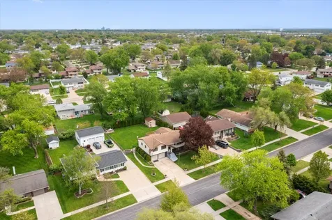 937 Cornell Lane Schaumburg IL 60193