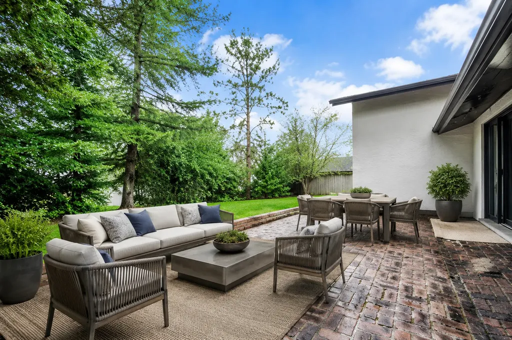 6312 Maxwell Drive Woodridge IL 60517