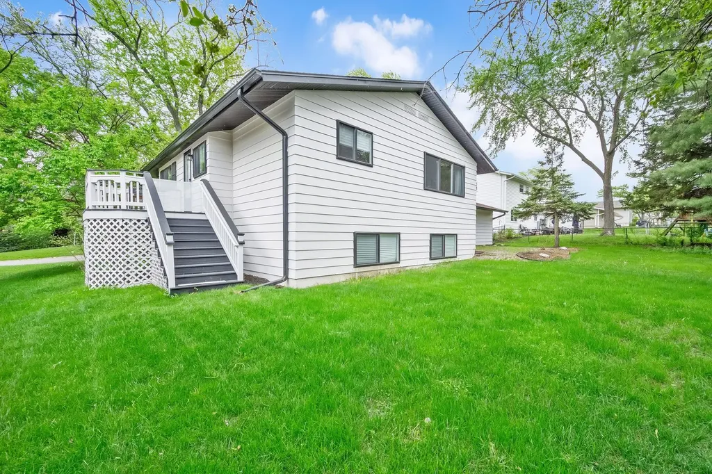 6312 Maxwell Drive Woodridge IL 60517